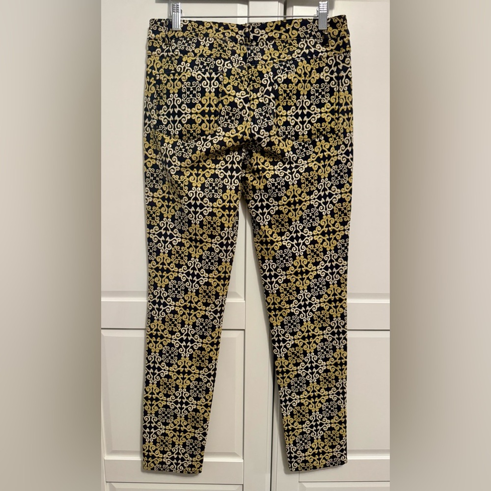 J. McLaughlin Lexi Print Jeans in the Newport Scroll Pattern Size:6 - Picture 3 of 5